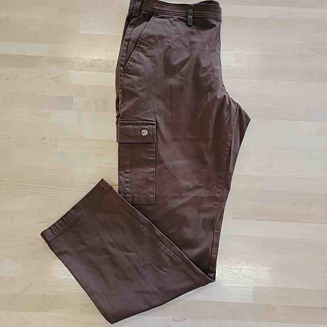 Club Room Men's Size 36 Regular-Fit Stretch Cargo Pants - Classic Brown