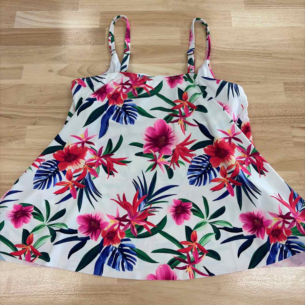 Island Escape Size 6 White New Swimsuit Bottom/Top