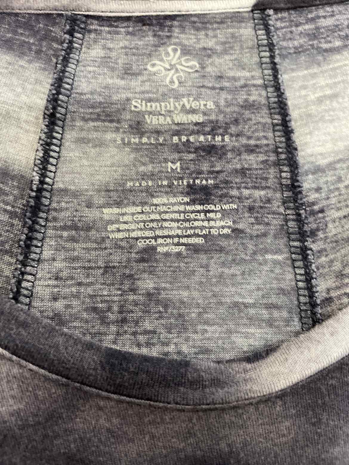 Vera Wang Size M Purple Print T-shirt