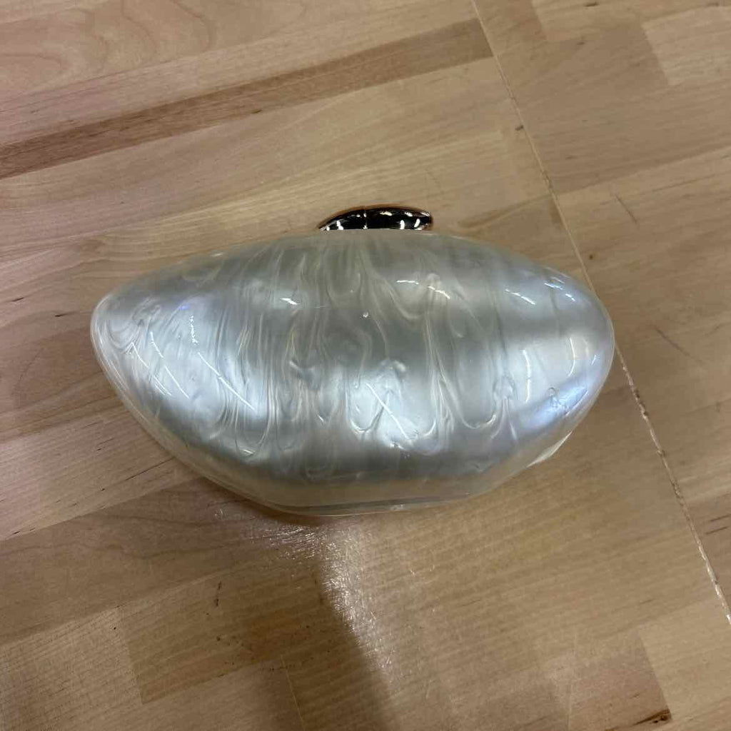 INC Pearl Clutch