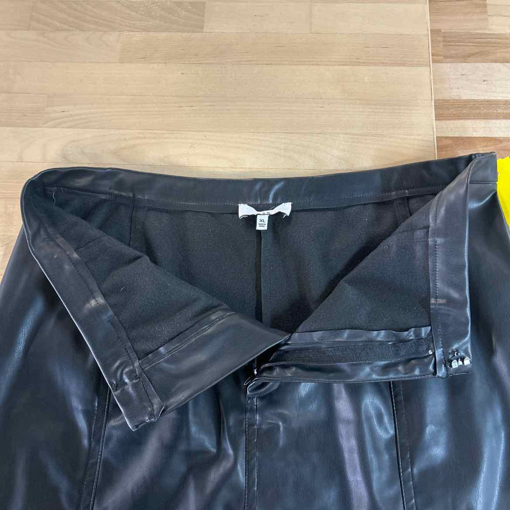 NSR Size XL Black Leather Preloved Skirt