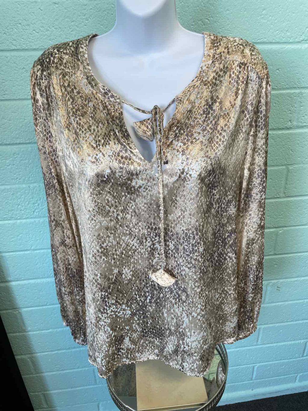 Tommy Bahama Size L Tan Blouse