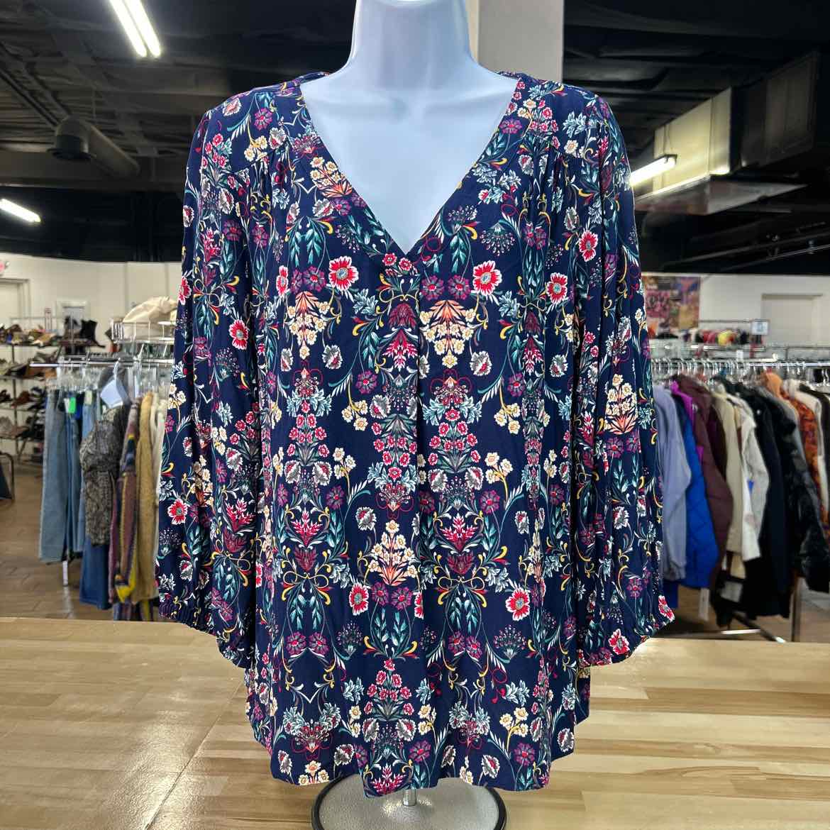 St John's Bay Size M Blue Preloved Blouse LS