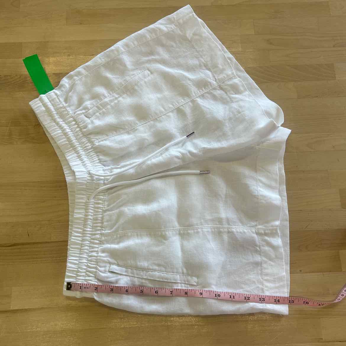 Athleta Women Size M White Preloved Shorts