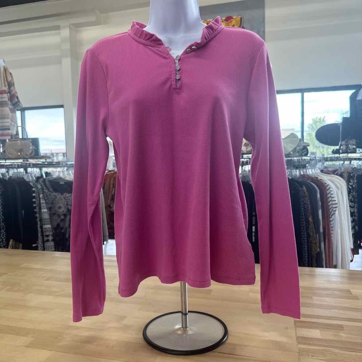 CeCe Size M Pink Long Sleeve