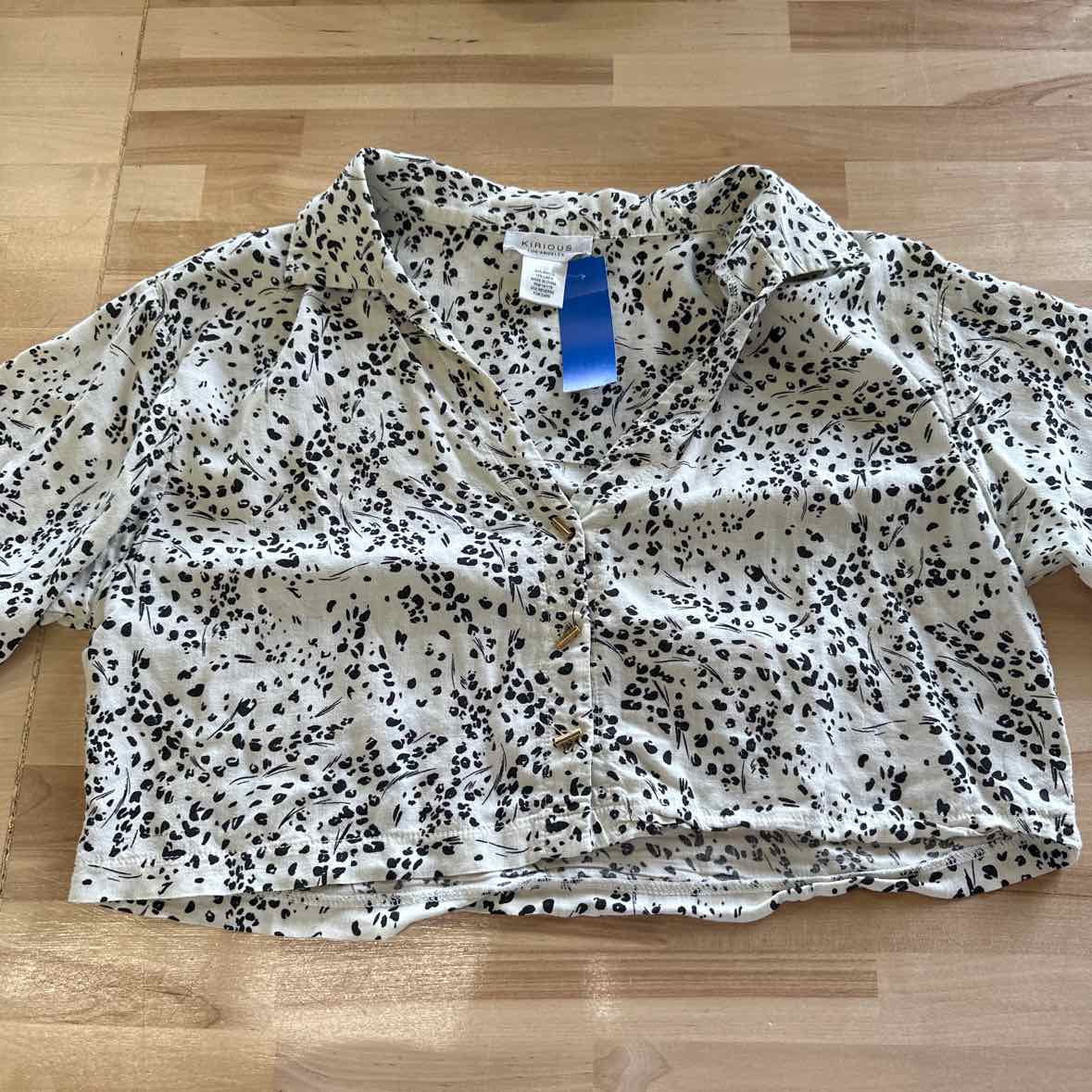 Kirious Size M White Button Down Shirt