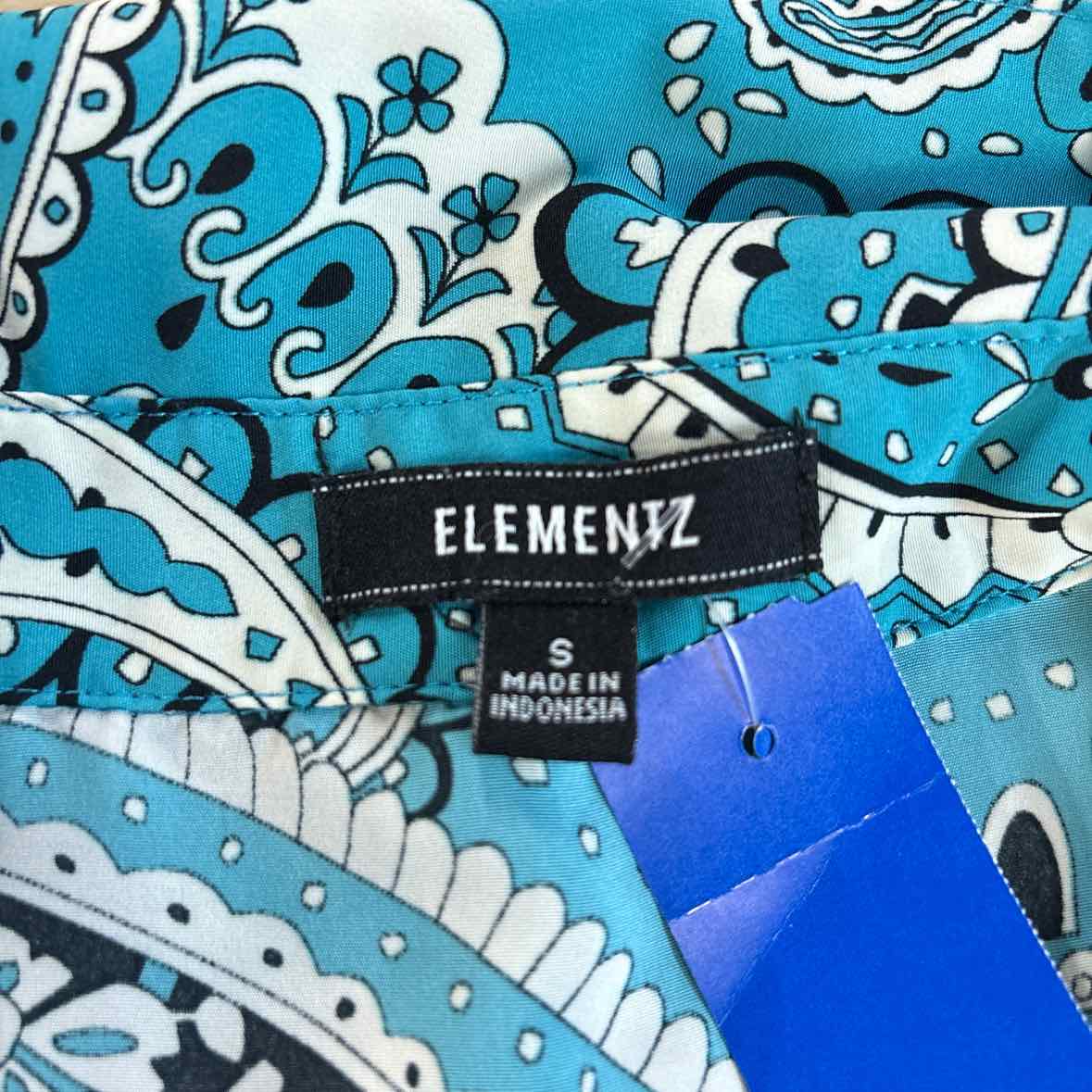 Elementz Size S Blue White Preloved Button Down SS