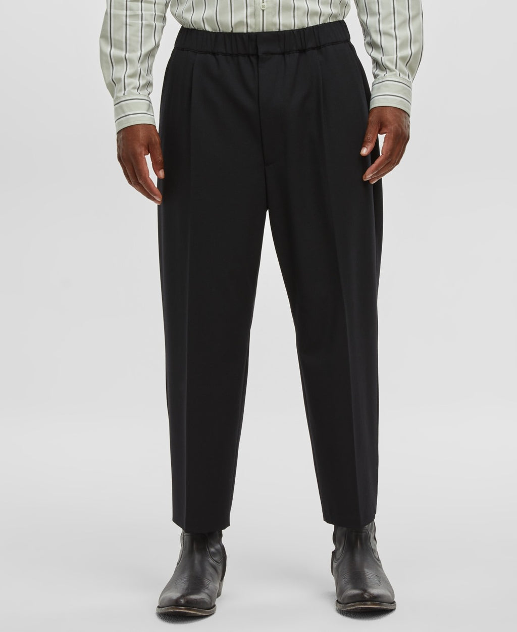 Mode of One Men's Relaxed-Fit Trousers - Deep Black
