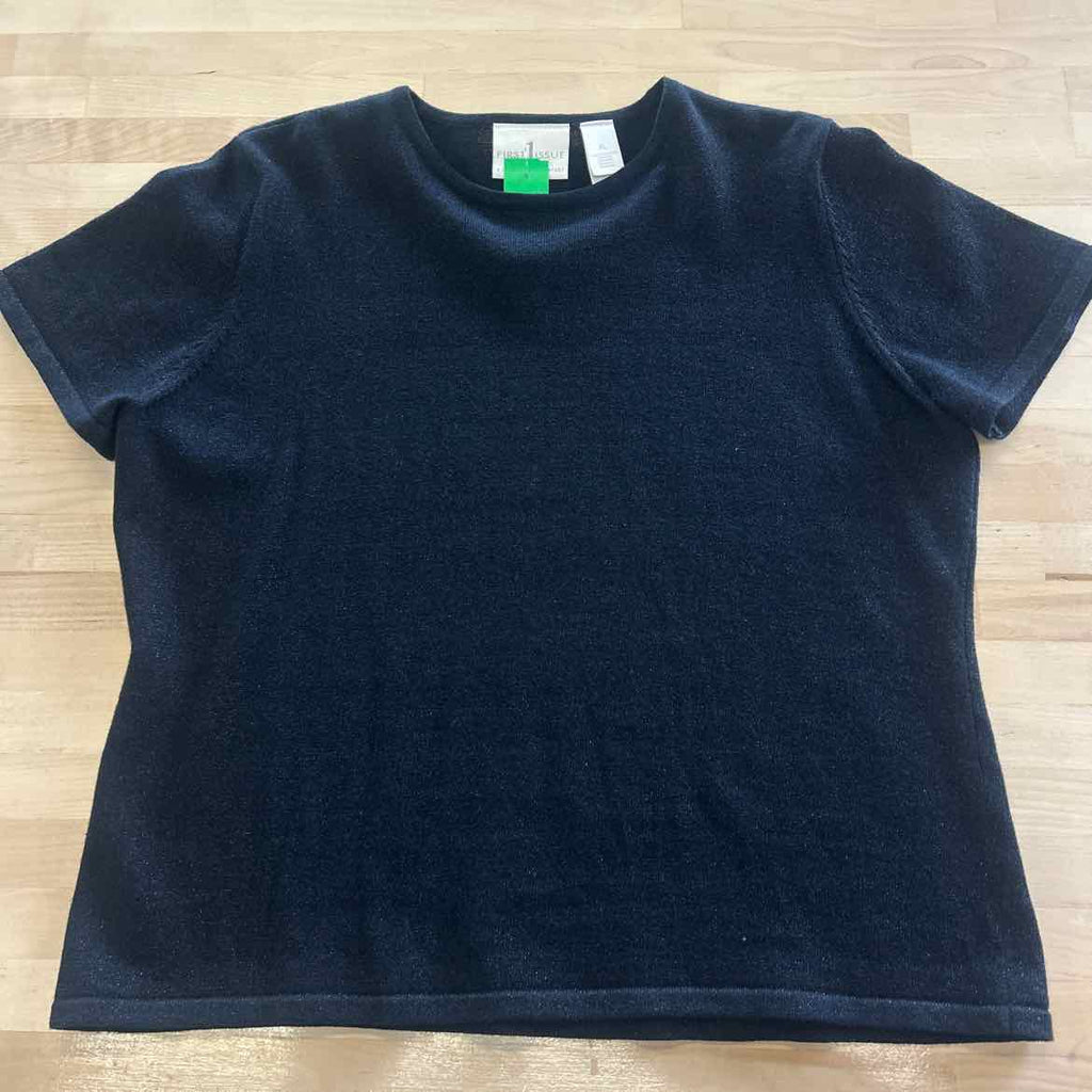First Issue Size XL Black Preloved T-Shirt SS