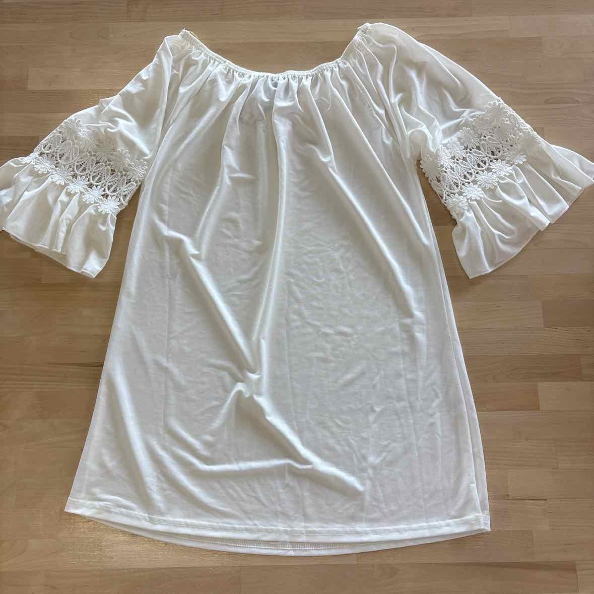 win win Size S/M White Tunic