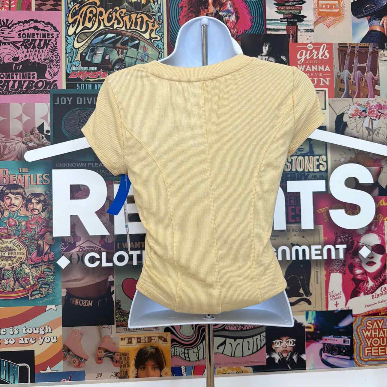 ultra flirt Size S Ribbed Cropped Henley Short Sleeve