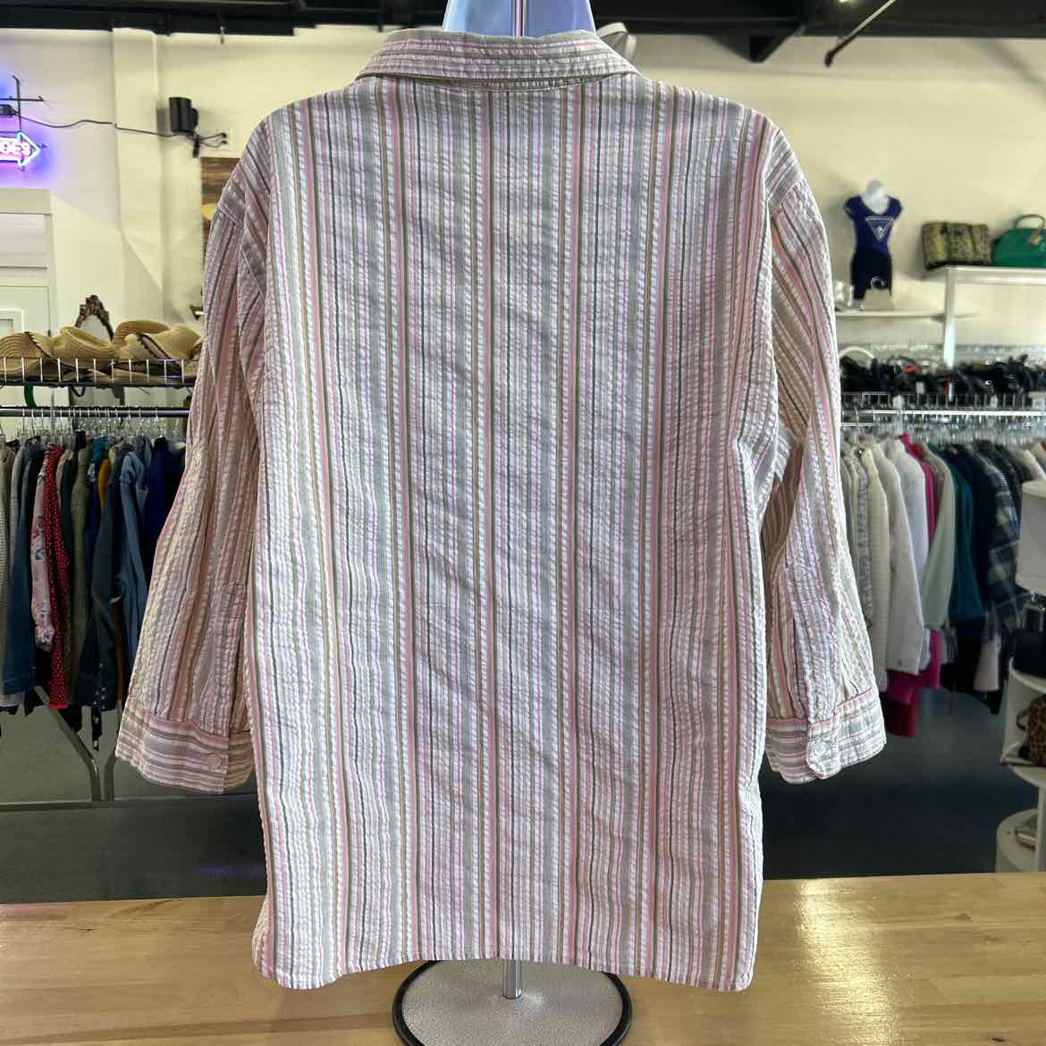Lemongrass Size XL Pink Preloved Button Down LS