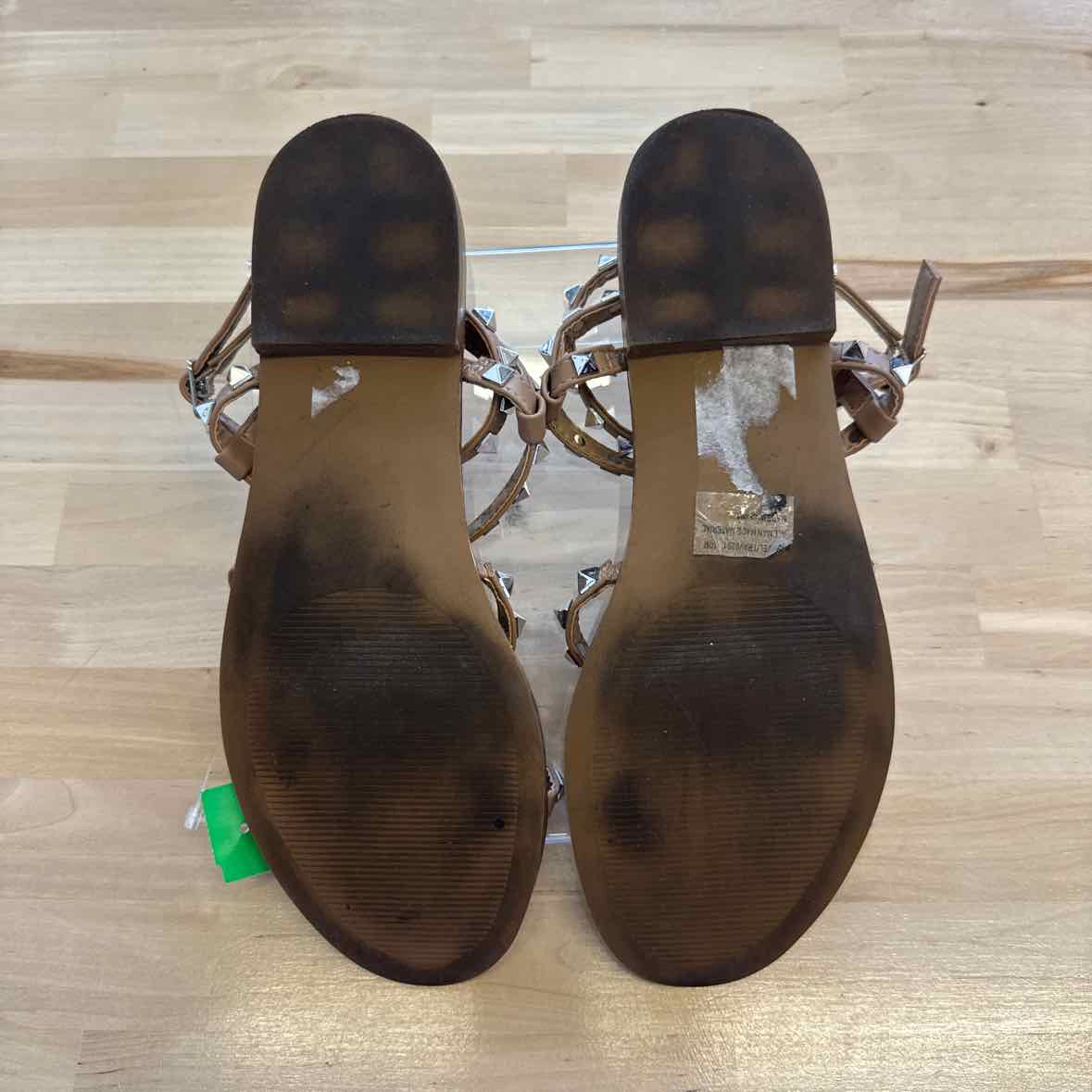 Steve Madden Shoe Size 10 Tan Studs Sandals