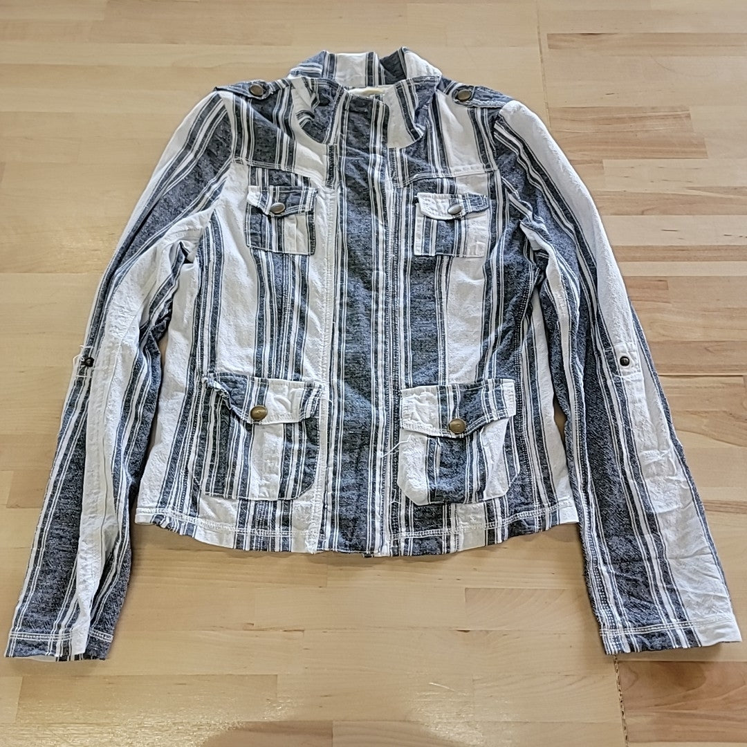 Cali 1850 Size M Gray & White 2 pc sets