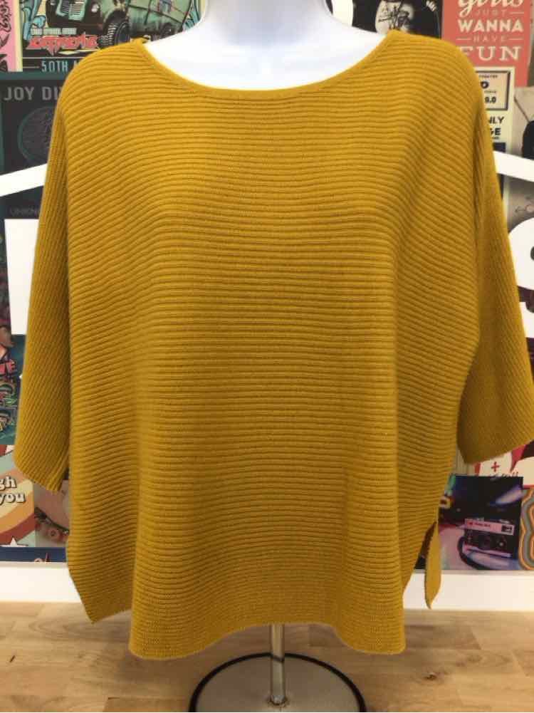 Fate Size XS Yellow Preloved Blouse LS