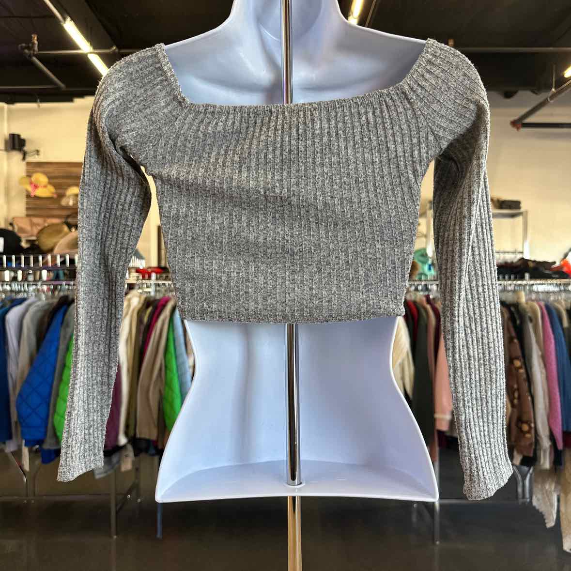 Pretty Little Thing Size 2 Gray Crop Top
