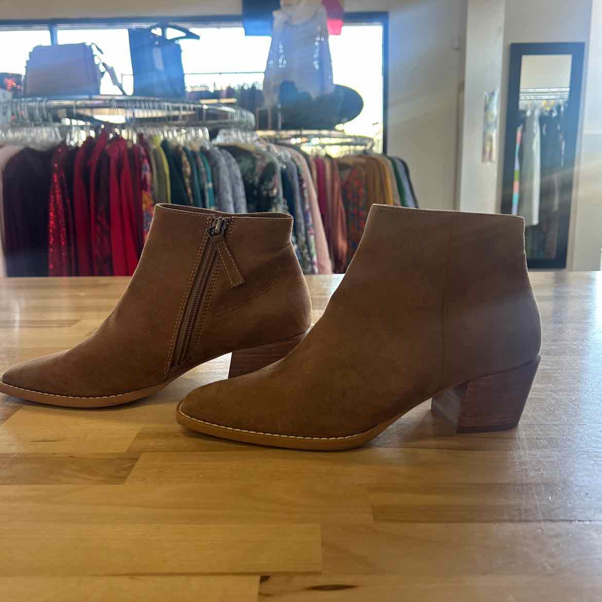 Linea Paolo Size 6 Tan Suede Preloved Bootie