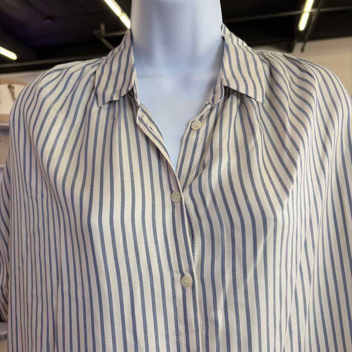 Madewell Size S White Blue viscose Preloved Button Down SS