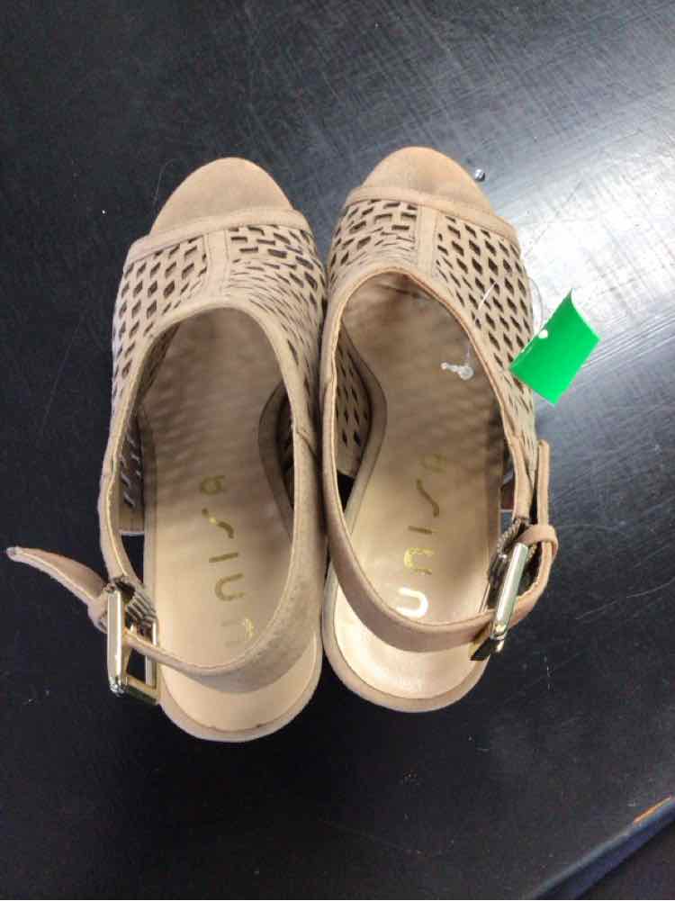 Unisa Shoe Size 8 Tan Sandals