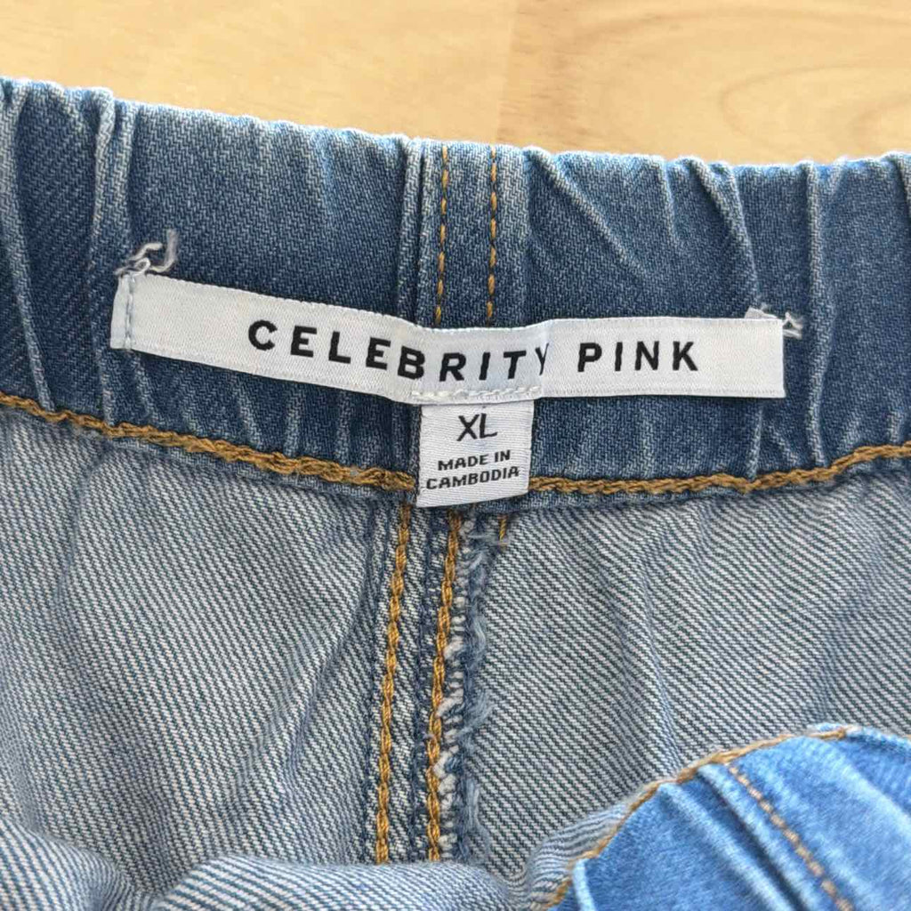 Celebrity pink Women Size XL Blue New Shorts