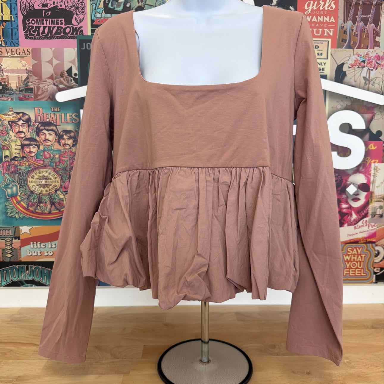 Steve Madden Size XL Avielle Long-Sleeve Peplum Top