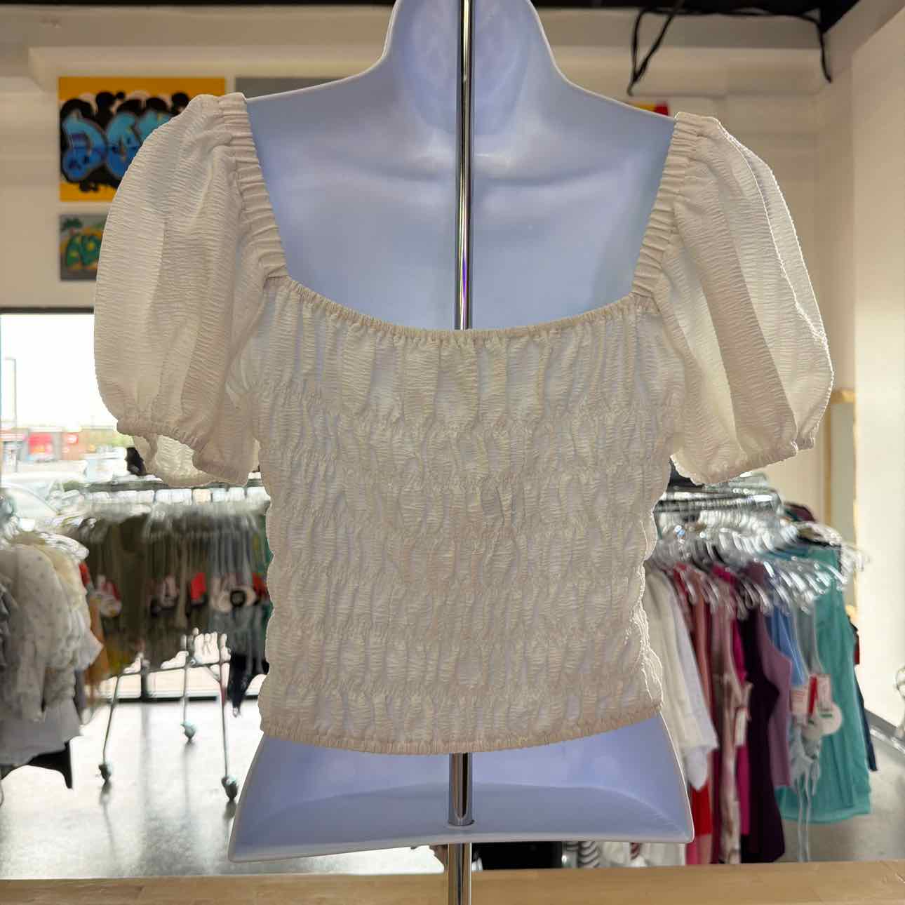 Elodie Size M White Preloved Blouse SS
