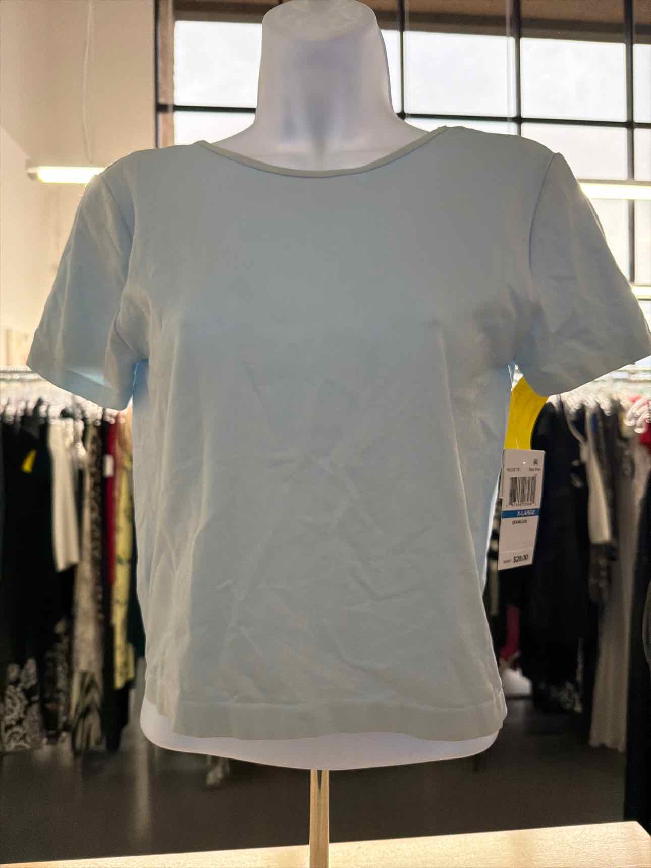 Ultra Flirt Juniors' Open Back Short-Sleeve Seamless Top