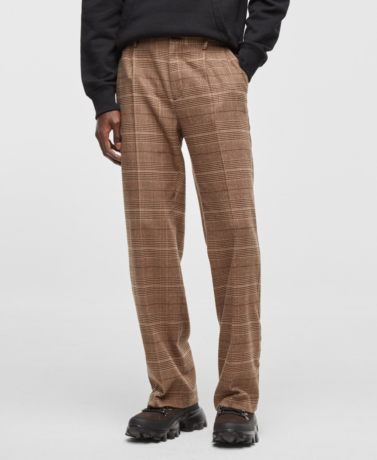 Mode of One Men's Relaxed-Fit Plaid Trousers