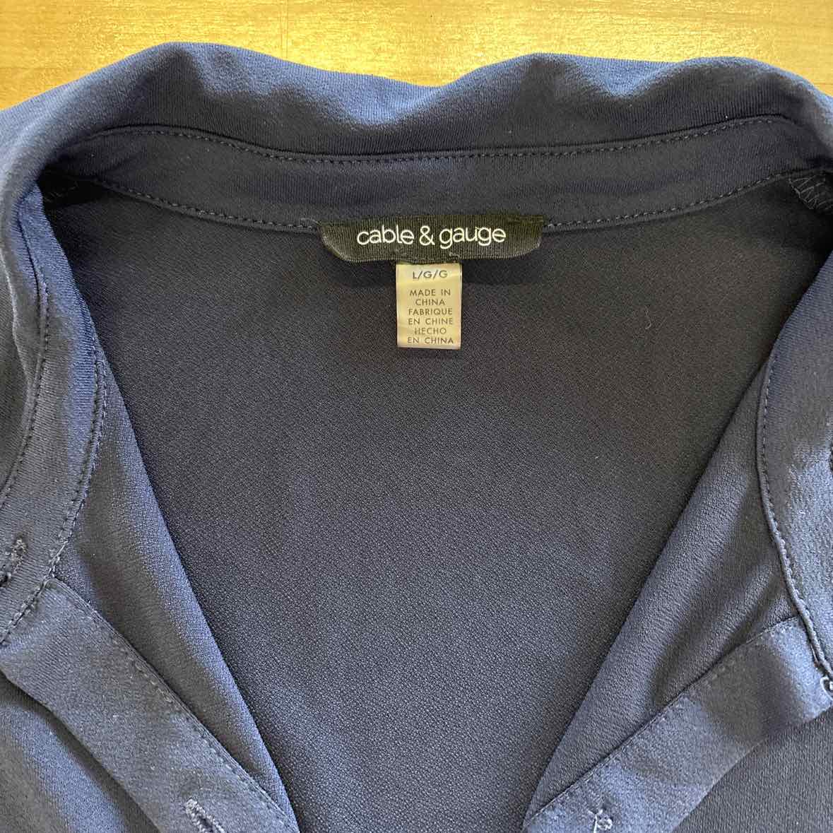 Cable & Gauge Size L Blue Button Down Shirt