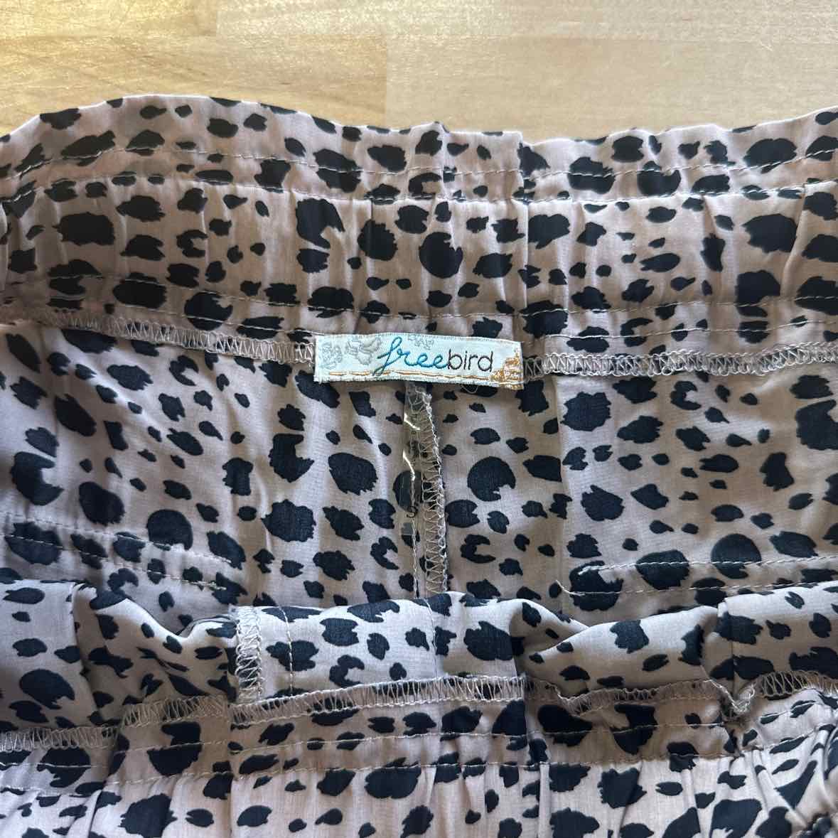 Free Bird Size M Tan Shorts