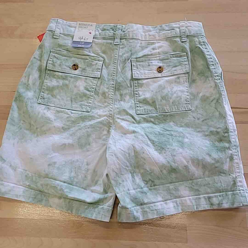 Style & Co. Size 10P Green Shorts