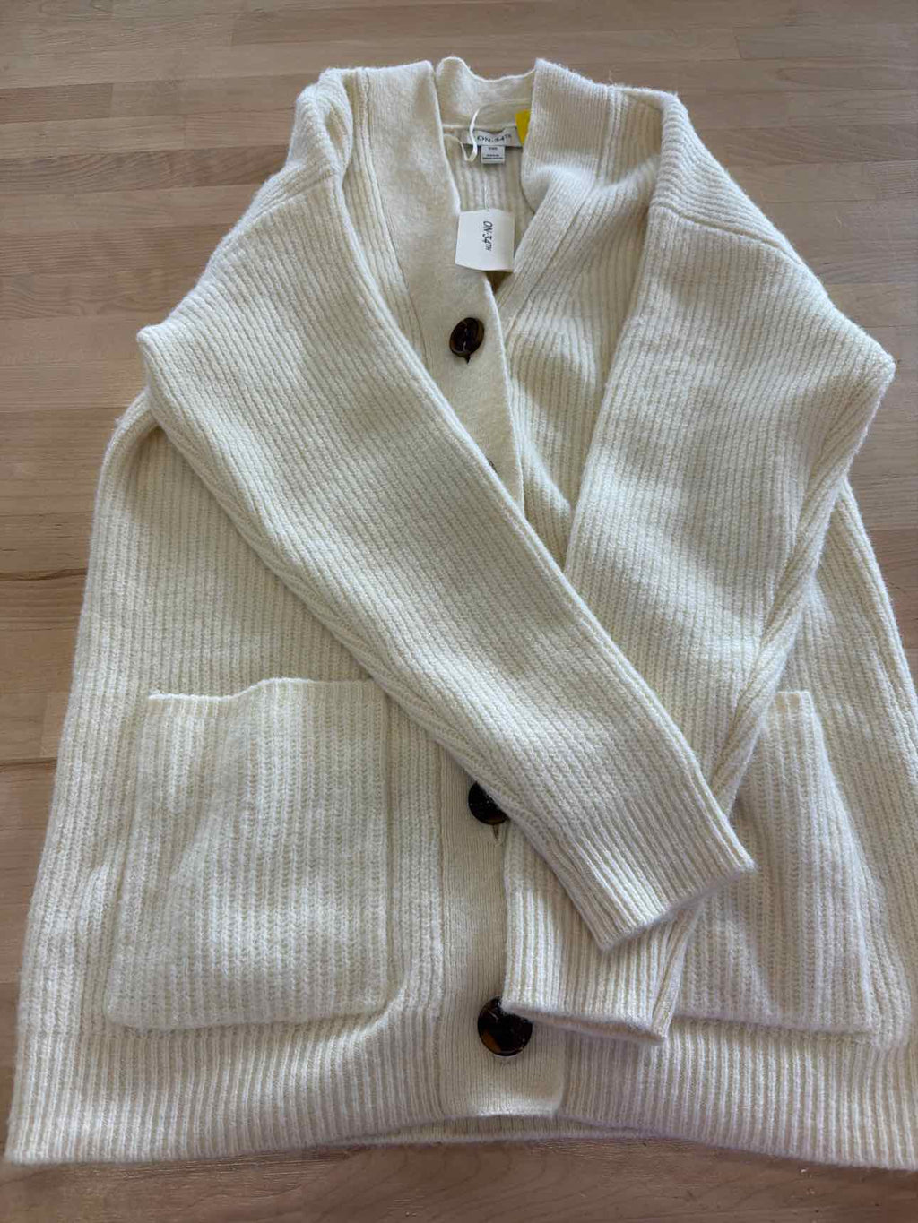 On 34th Size XXS White Cardigan