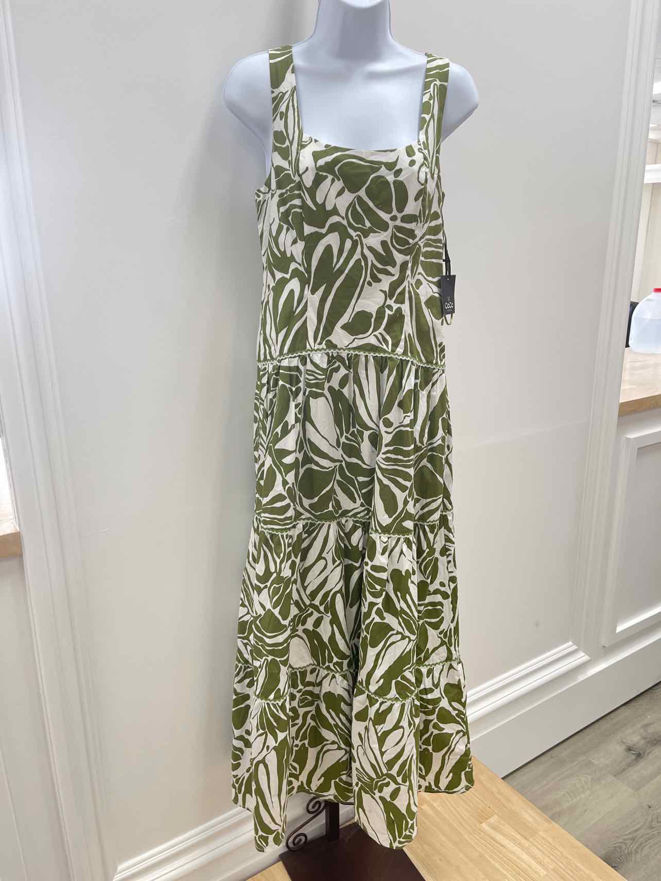 CeCe Size M Green New Dress