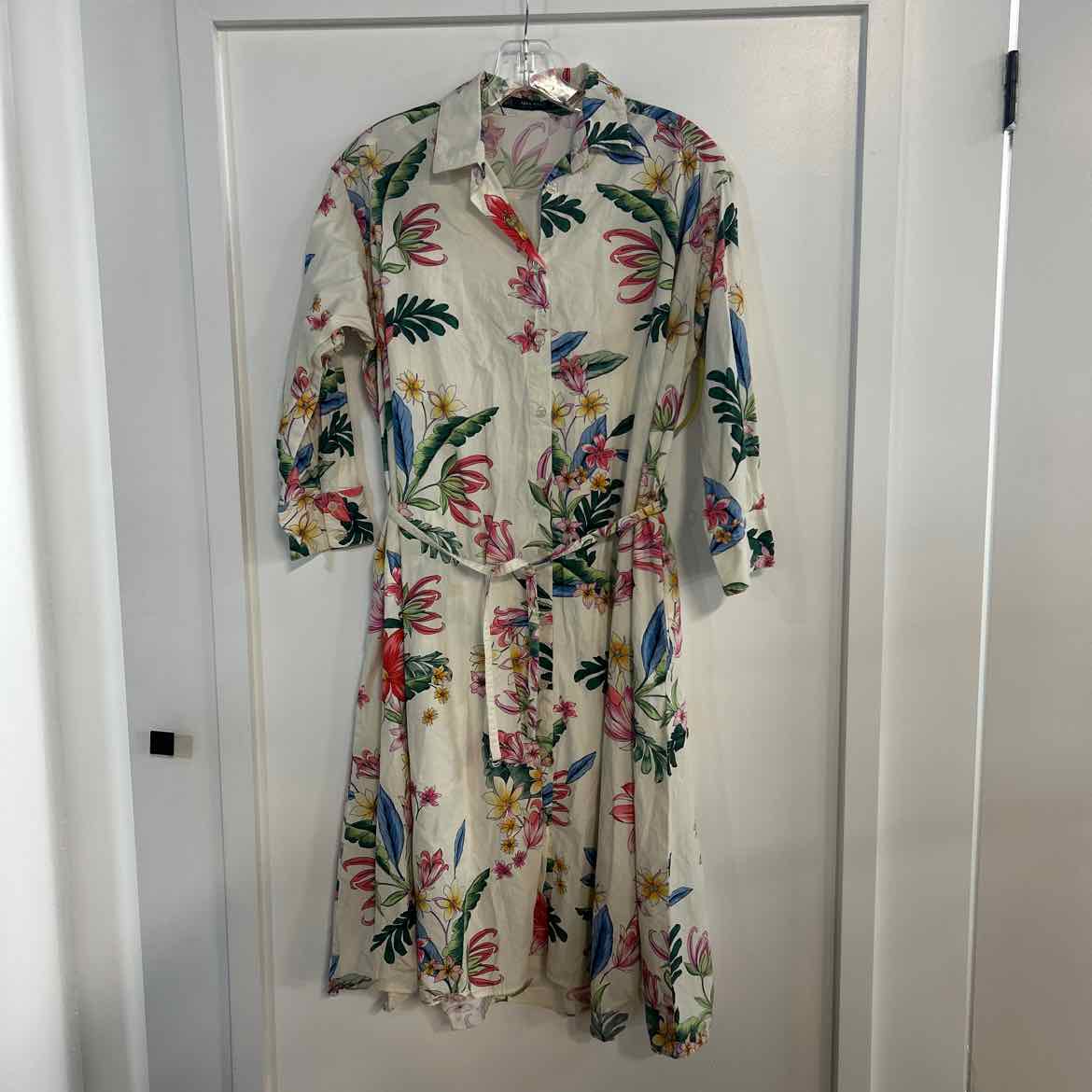zara Size M White Preloved Dress