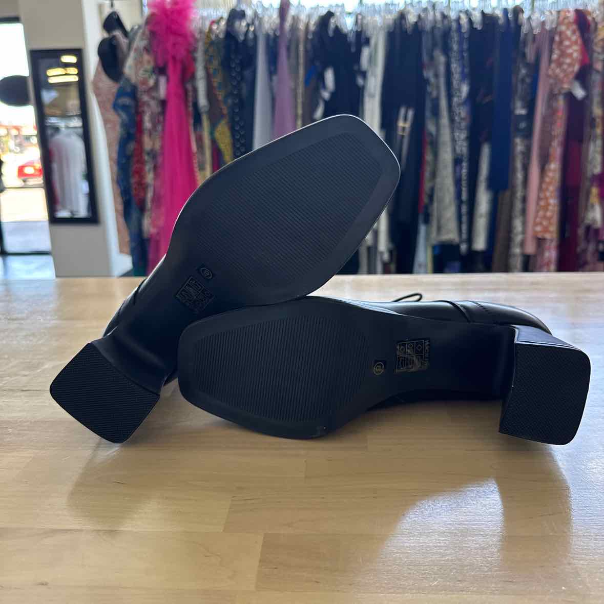 Journee Shoe Size 9 Kalindi Black Boots