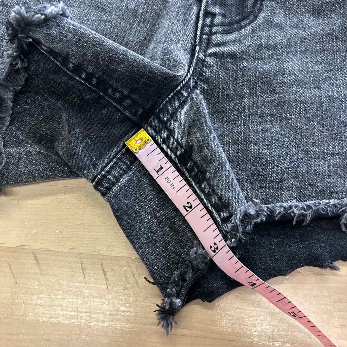 Ban.jara Women Size 5 Gray Denim Preloved Shorts