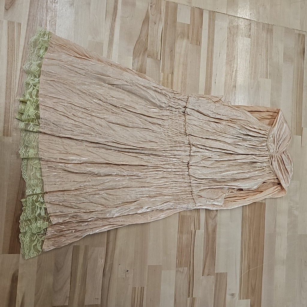 Nilika Size One Size Tan Sleeveless