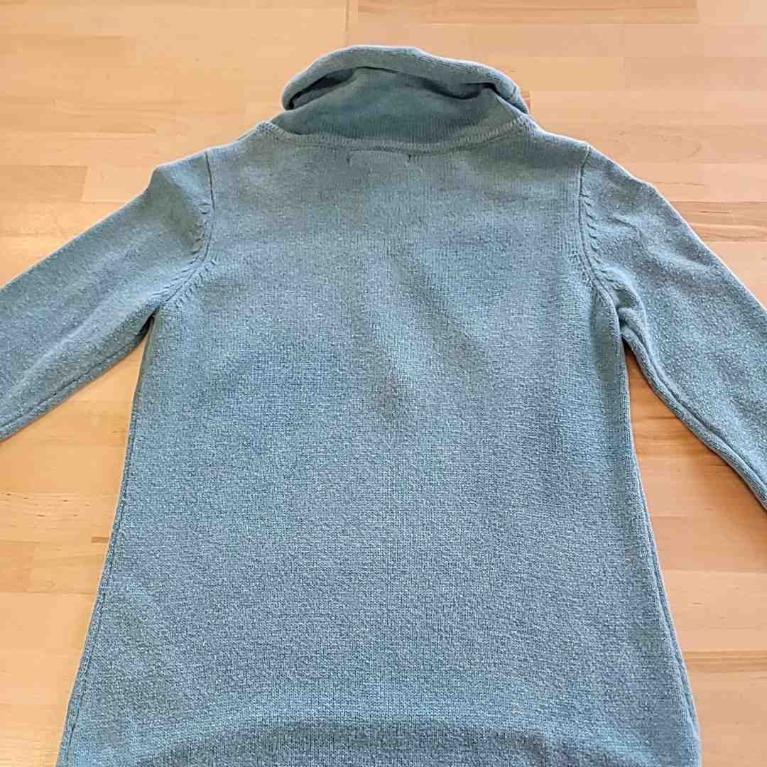 AKINI Size XS Torquoise Sweater