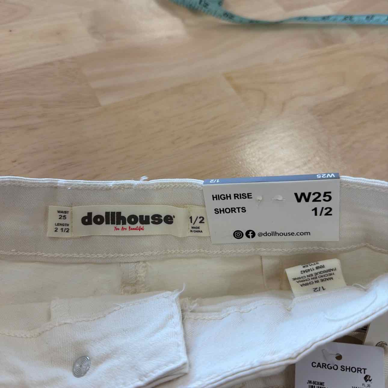 dollhouse Women Size 1/2 White New Shorts High Rise Cargo Shorts - Vanilla