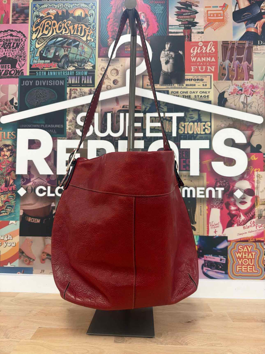 El Portal Red Leather Preloved Handbag