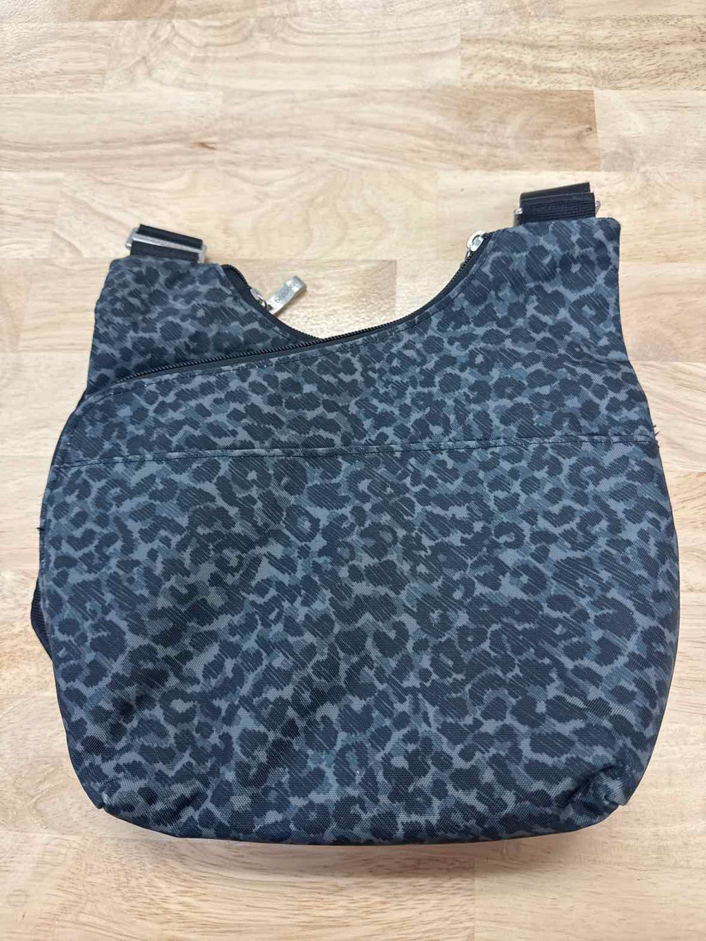 Baggallini Black & Gray Crossbody Preloved Handbag
