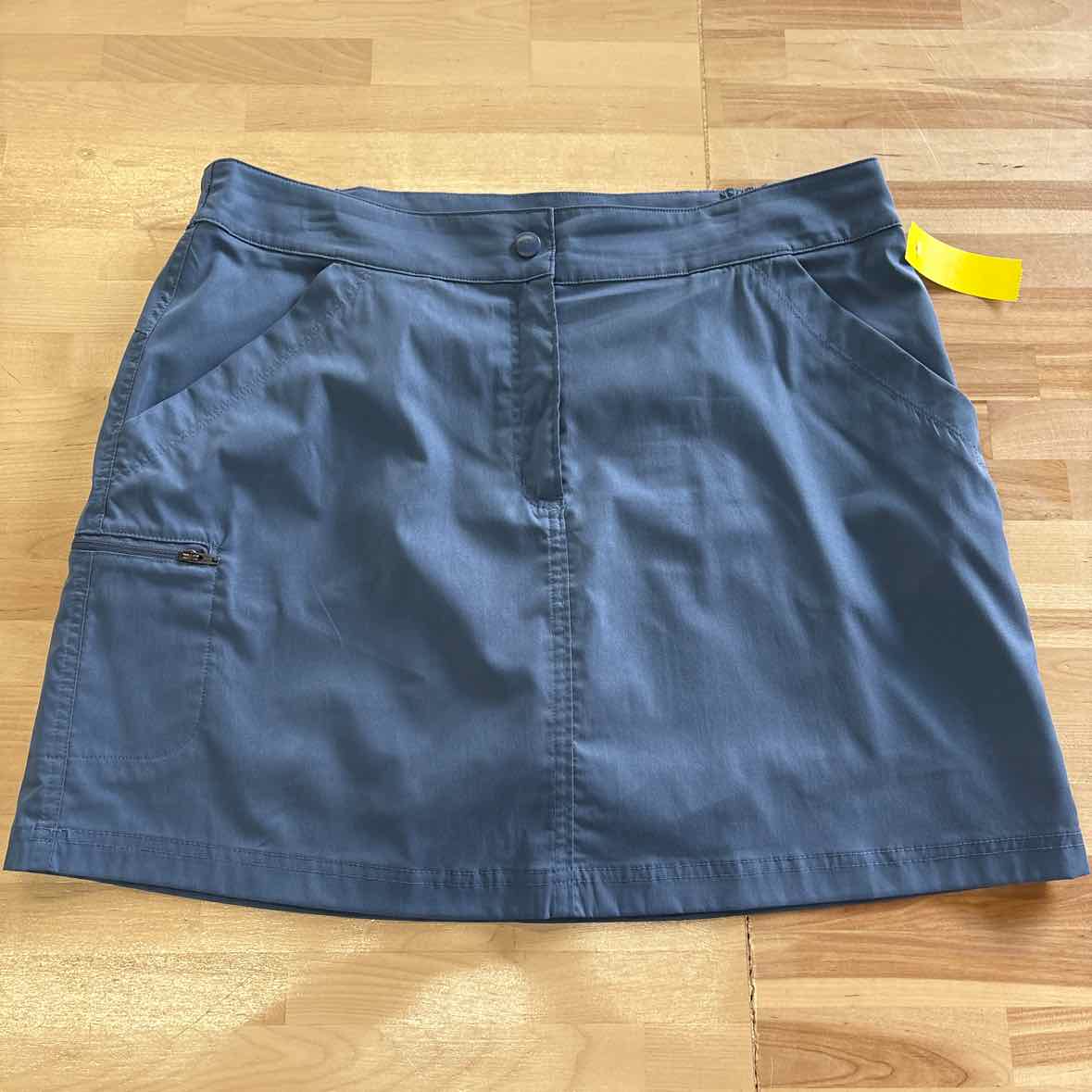 32 degrees Size L Blue Skorts