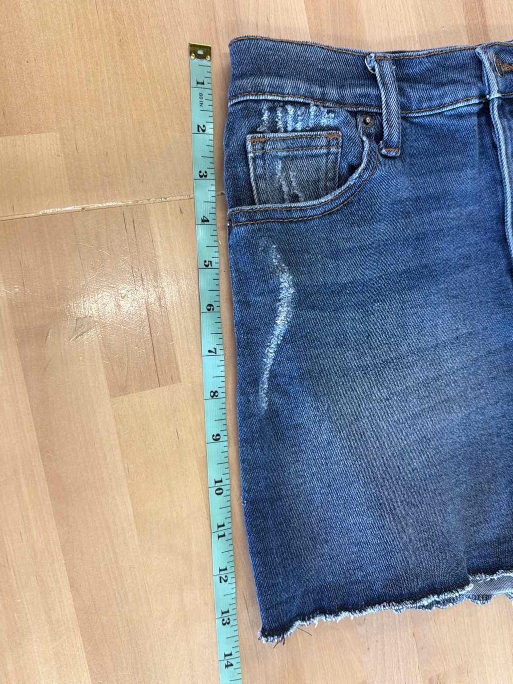 Celebrity pink Women Size 9 Blue Denim Preloved Shorts