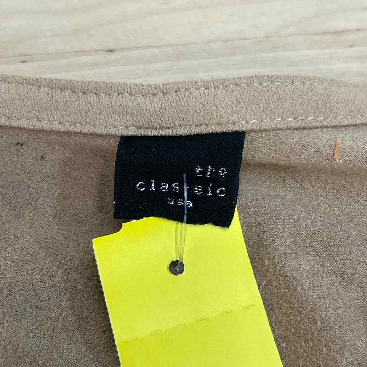 the classic Size M Brown Preloved Cardigan