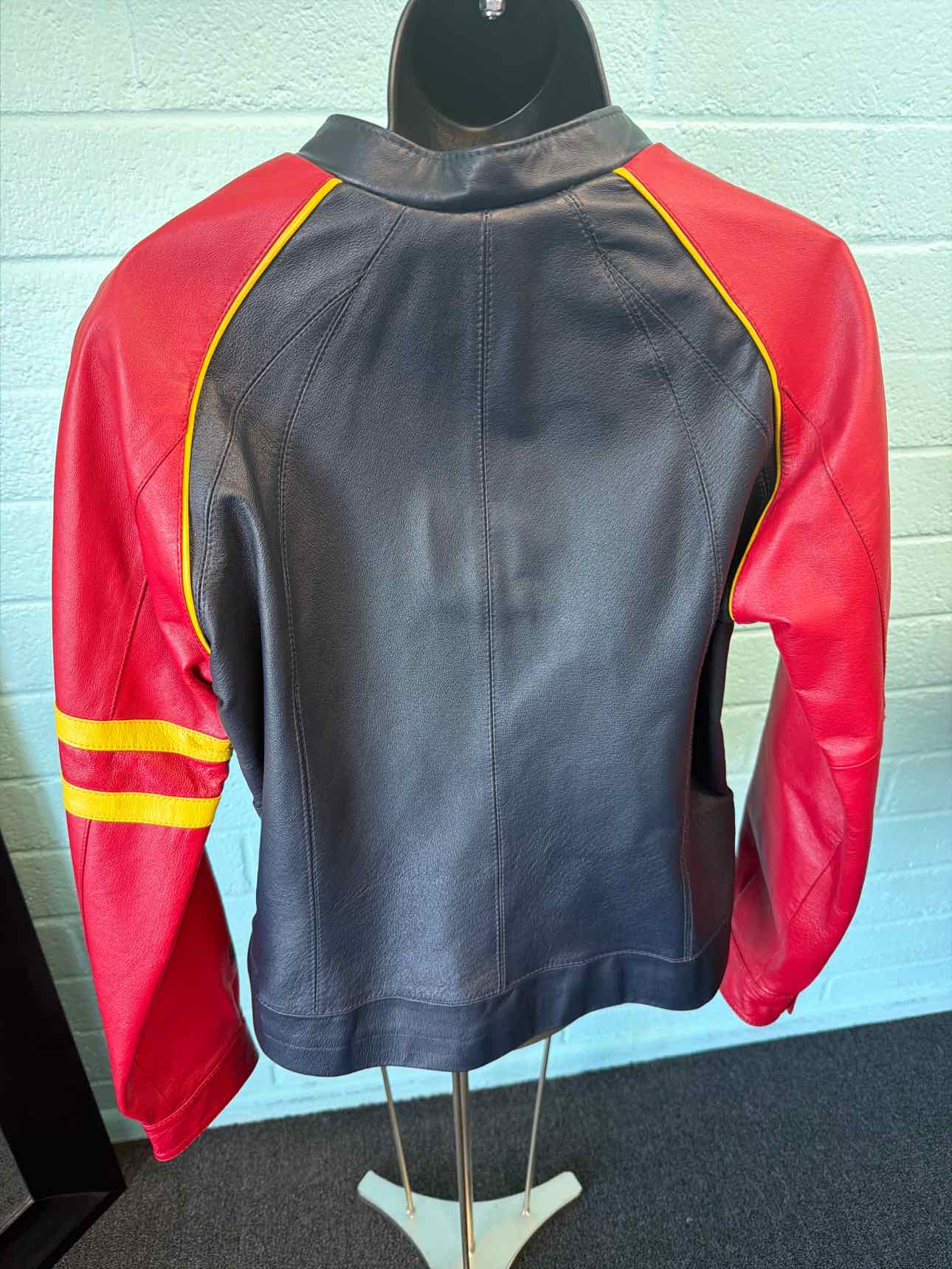 Wilsons Leather Womens Size L Vintage 90s Jeff Gordan Nascar Leather moto Jacket