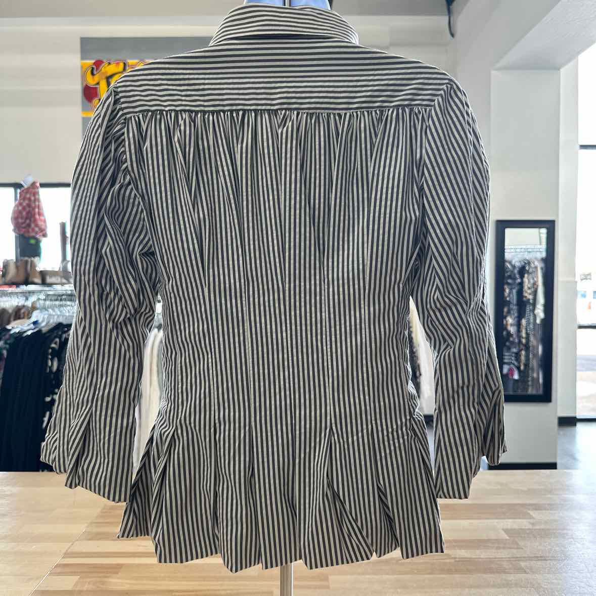 Nilika Size S gray/white Blouse