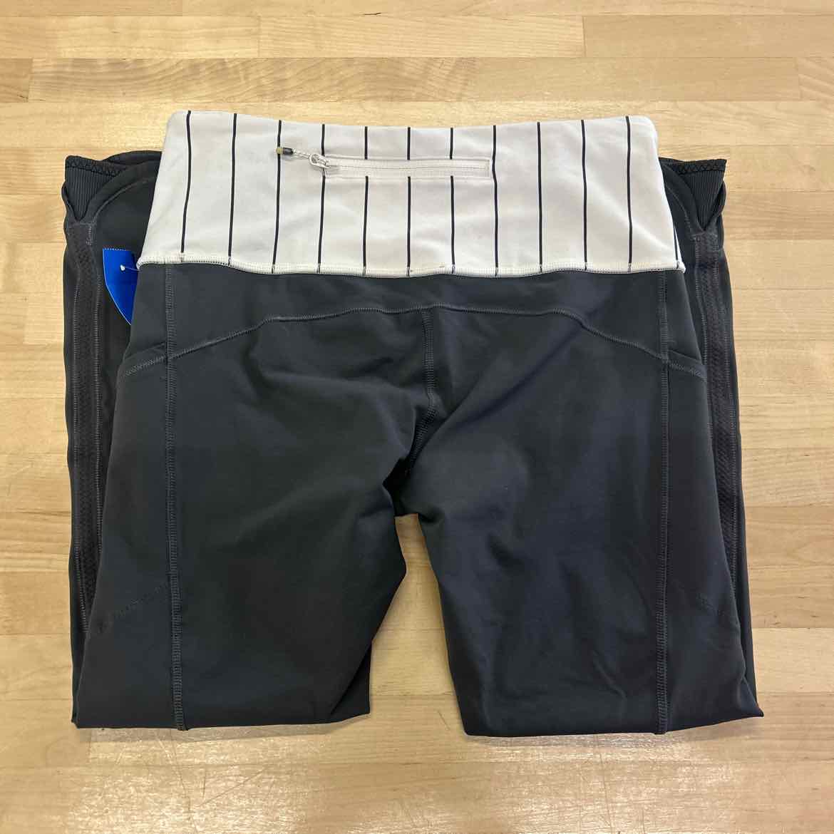 LuluLemon Size M Gray Preloved athletic leggings