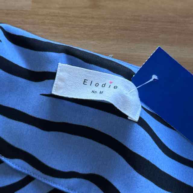 Elodie Size M Blue Button Down Shirt