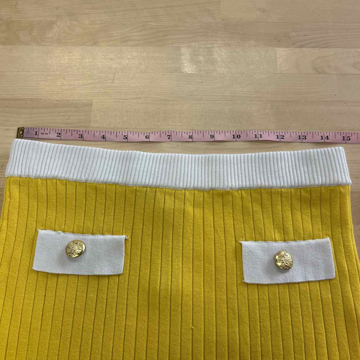 Almost Famous Size 2X Yellow Preloved Skirt