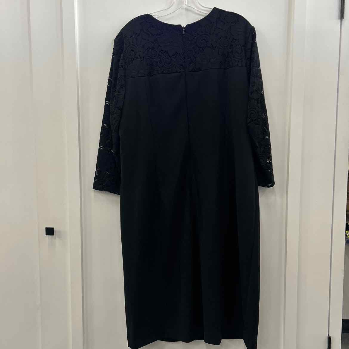 Kasper Size XL Yoke Sheath Dress - Black